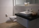 Badezimmer mit Dusche unten